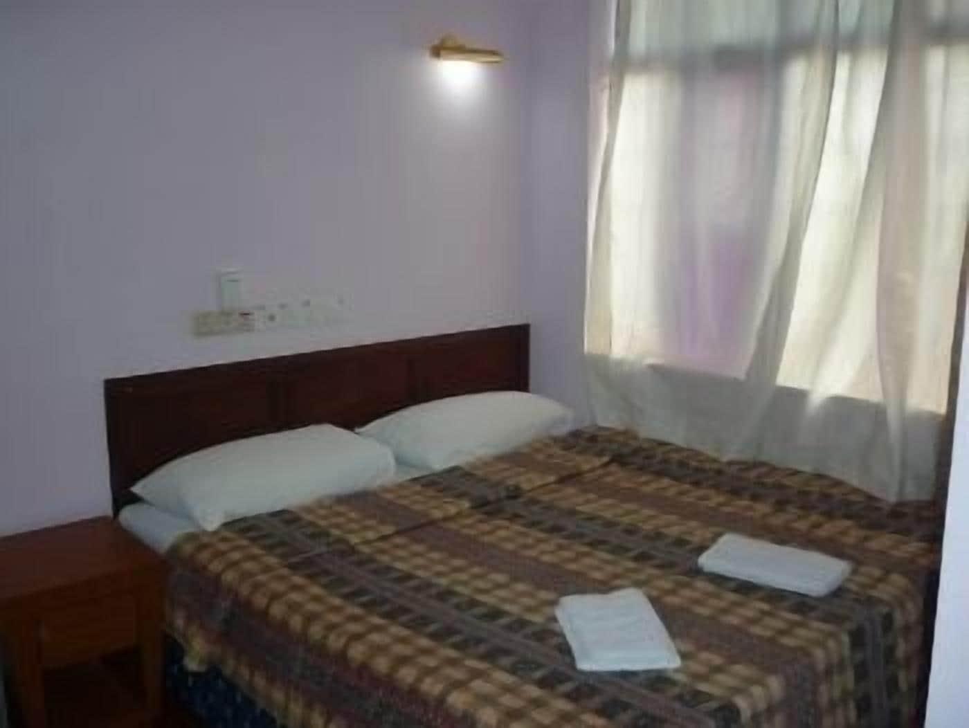 J &J Hotel Kota Kinabalu Kültér fotó